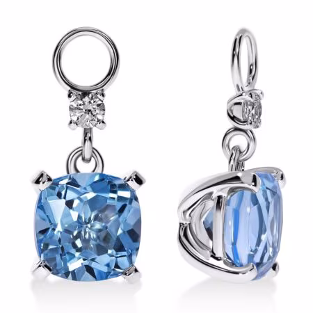 AMAVEO Spectra Charms aus Gold, Kissenförmige Sky Blue Topase 4,20 ct mit Akzent-Diamanten