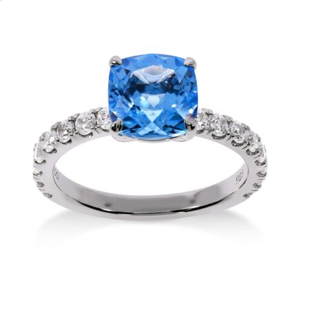 REGALIS Solitärring aus Gold, Kissenförmiger Swiss Blue Topas 1,93 ct mit Akzent-Diamanten