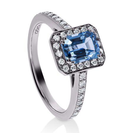 GRANDESSA Halo-Ring aus Gold, Swiss Blue Topas im Smaragdschliff 1,30 ct mit Akzent-Diamanten