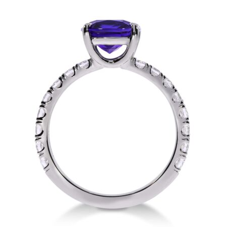 REGALIS Solitärring aus Gold, Lila Kissen-Amethyst 1,71 ct mit Akzent-Diamanten