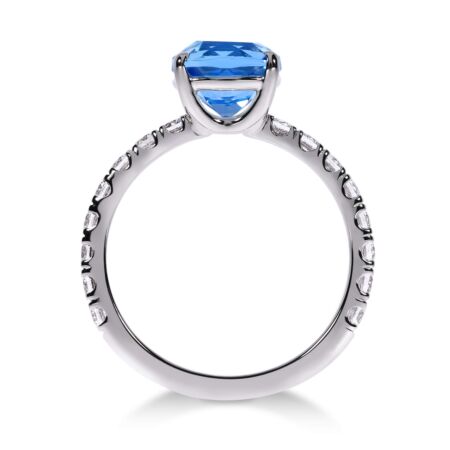 REGALIS Solitärring aus Gold, Kissenförmiger Swiss Blue Topas 1,93 ct mit Akzent-Diamanten