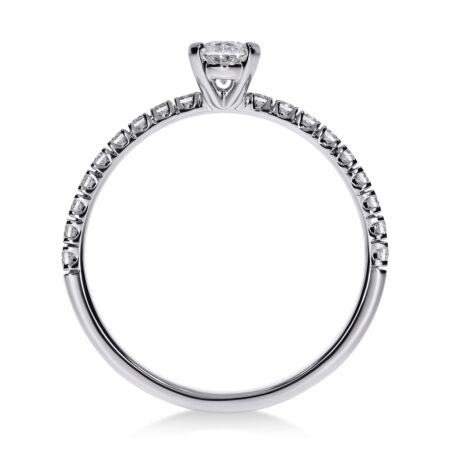 NOVIA Solitärring aus Gold, Ovaler Diamant 0,50 ct mit Akzent-Diamanten