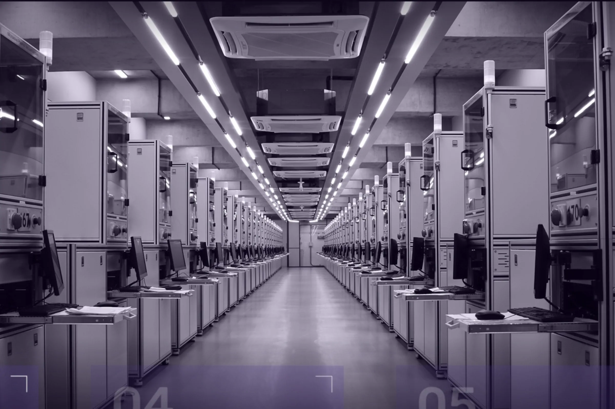 (The above image is a lab-grown factory in Surat - India. Courtesy of https://greenlab.diamonds)